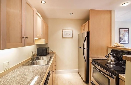 Telluride Condo | Mountainside Inn 106 1 Bedroom Condo by Alpine Lodging Telluride