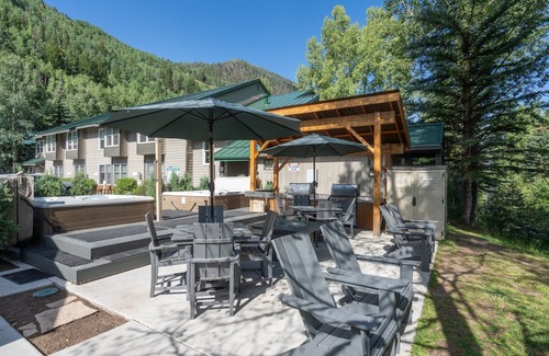 Telluride Apartment | Mountainside Inn 207 1 Bedroom Hotel Room by Alpine Lodging Telluride