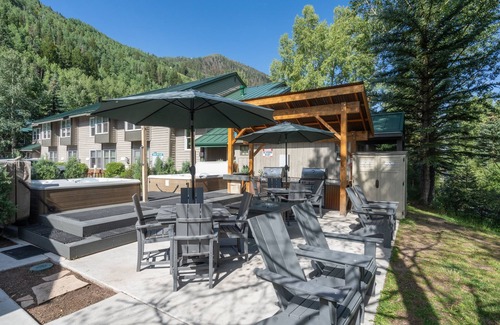 Telluride Apartment | Mountainside Inn 210 1 Bedroom Hotel Room by Alpine Lodging Telluride