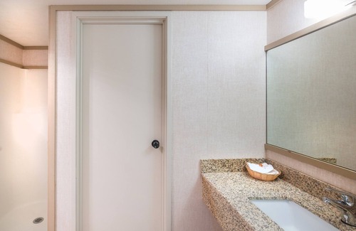 Telluride Apartment | Mountainside Inn 210 1 Bedroom Hotel Room by Alpine Lodging Telluride
