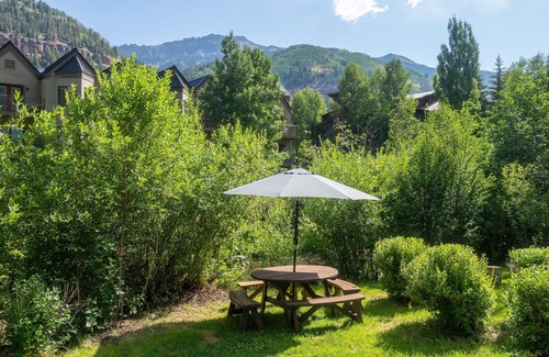 Telluride Apartment | Mountainside Inn 320 1 Bedroom Hotel Room by Alpine Lodging Telluride