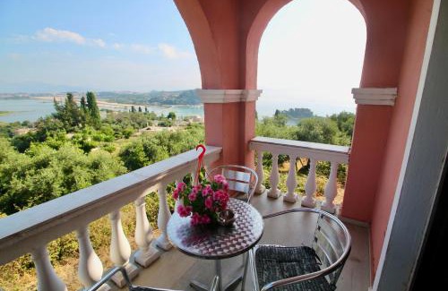 Perama Apartment | Mouse Island View Studios