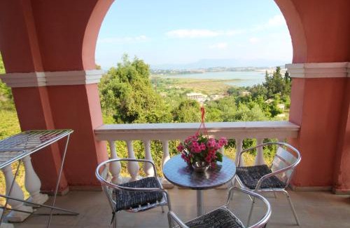 Perama Apartment | Mouse Island View Studios