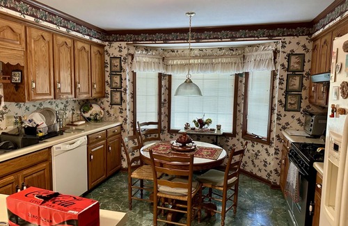 Martin House | Ms. Charline’s 2 BDRM, 3 BATH Country Home Right Down Street From UTM Campus