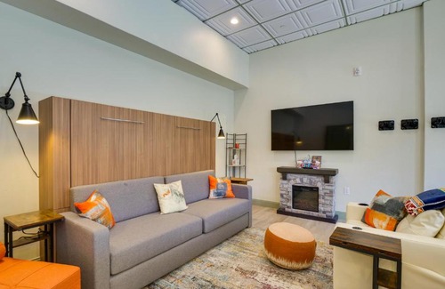 Lakeside Village Apartment | Mtn and Lake Views Chic Keystone Studio