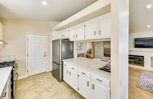 Menifee House | Mtn & Golf Course Views: Inviting Home in Menifee!