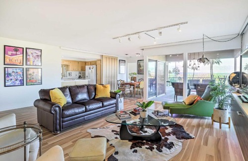 Araby Apartment | Mtn-View Balcony and Pool Access Palm Springs Gem