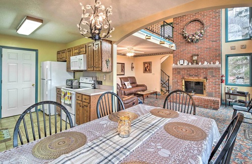 Burnsville Cottage | Mtn-view Burnsville Retreat 24 Mi to Ski Slopes!