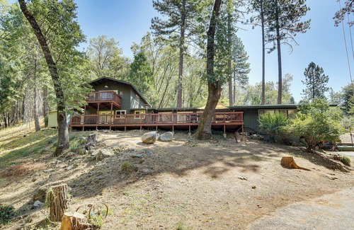 West Point House | Mtn-View Gem: Deck, Grill & Fire Pit in West Point