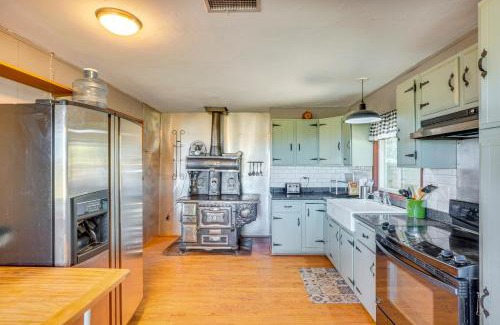 Patagonia House | Mtn-View Gem on 20 Acres Patagonia Cabin Hideaway