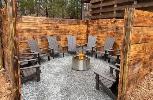 Morganton House | Mtn View Hot Tub Firepit Game Rm 10min to Blue Ridge