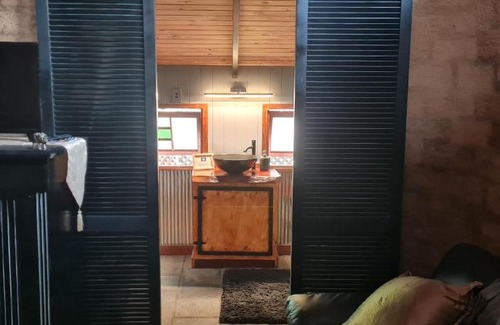 Yandaran Apartment | Mudhouse Manor - The Loft