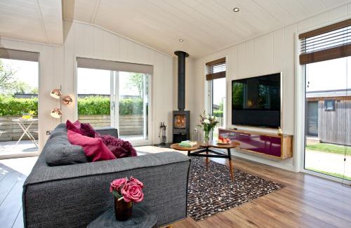 Cheddar House | Mulberry Lodge