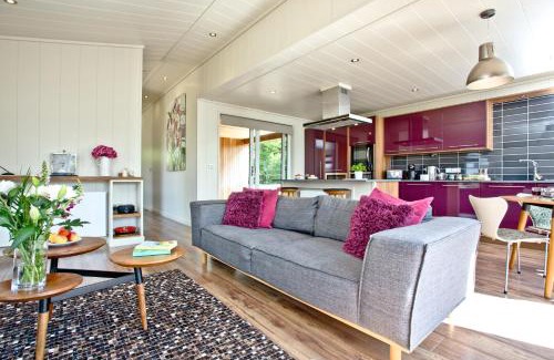 Cheddar House | Mulberry Lodge