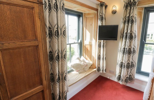 Hinderwell Cottage | MULGRAVE HOUSE, pet friendly, character holiday cottage in Staithes