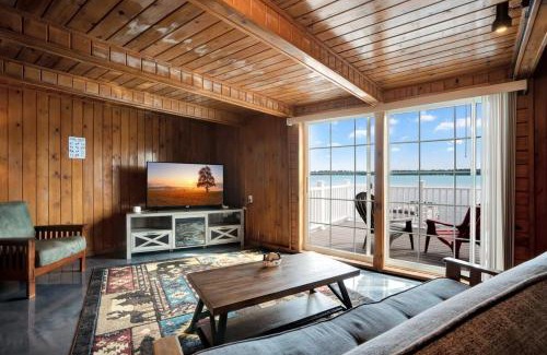 Mayfield House | Multi-unit with lake access