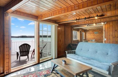 Mayfield House | Multi-unit with lake access