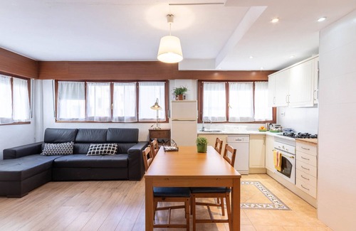 Mundaka Condo | MUNDAKA HOME E-BI 260, With Good Access, Kitchen/Lounge/2Hab. WIFI, PARKING.