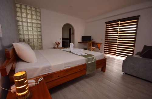Puerto Princesa City Centre Hotel | Munting Paraiso