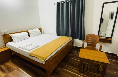 Murudeshwara Hotel | Murdeshwar Comforts