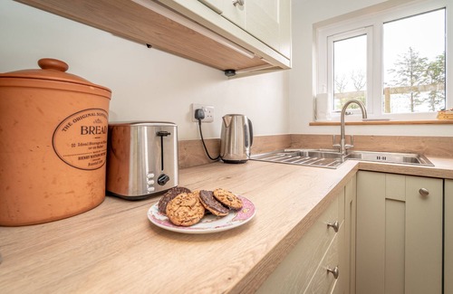 Garndolbenmaen Other | Muriau-Bach | A Cosy Farm Retreat for Two