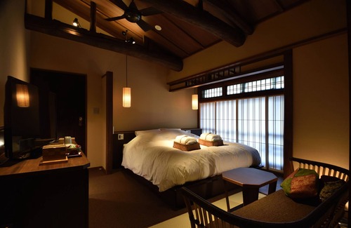 Karasuma Hotel | Muromachi Yutone Kyokoyado