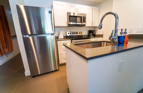 Wynwood Art District Apartment | Muse Stylish Apt 2BR/3BA w/Games Table in Wynwood!