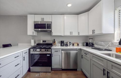 MacGregor Apartment | Museums Cozy Med Center Apt Bbq Fire Pit Games