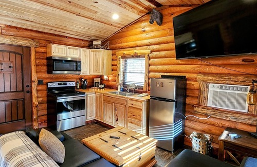 Mid America Cabin | Music Mountain Retreat Cabin D