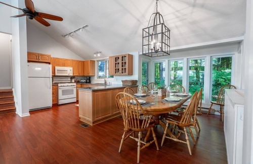 Bala Cabin | Muskoka-Waterfront, Beach, Sauna, Slide, Firepit