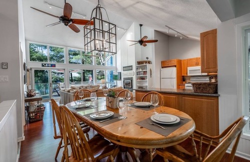 Bala Cabin | Muskoka-Waterfront, Beach, Sauna, Slide, Firepit