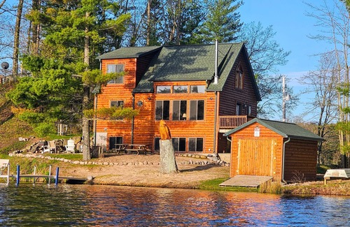Stone Lake Cabin | Must See - Beautiful Lakefront Cabin - Stunning Year-Round Views - Private Lake!