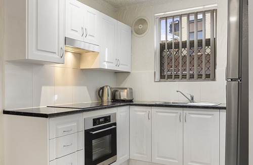 Glenelg South Apartment | My Captain | 3BDR, Luxury, Beach, WiFi & Airport