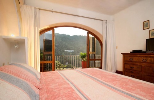 Mismaloya House | my house is your house