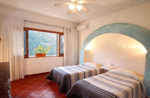 Mismaloya House | my house is your house