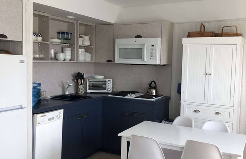 Napeague Cottage | My Humble Abode 2BR Beachside Home | TennisPoolPKG