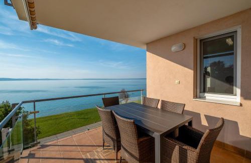 Siofok Aranypart Apartment | MyFlat Full Panorama Apartment