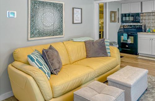 Myrtle Beach House | Myrtle Beach Coastal Cabana with Resort Amenities!