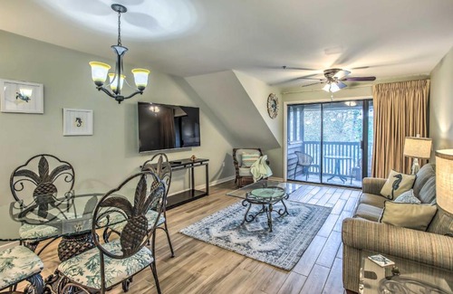 Arcadian Shores Apartment | Myrtle Beach Condo with Pool Less Than half Mi to Beach!