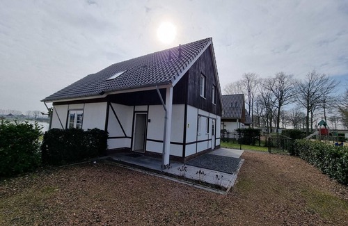 Susteren House | n/a