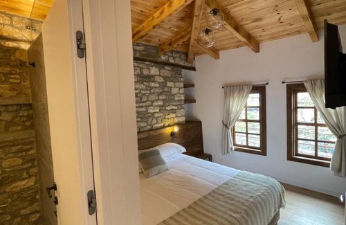 Berat Hotel | N'Gorice