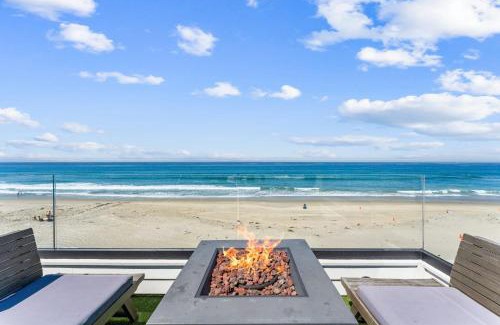Mission Beach House | N Oceanfront Masterpiece with Rooftop & Hot Tub