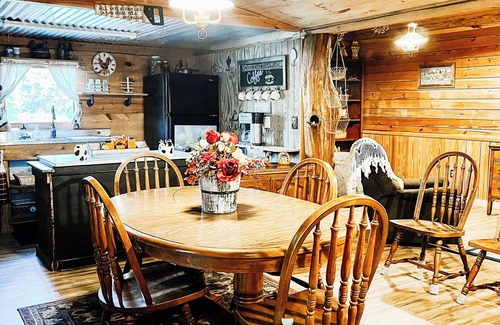 Norristown Cabin | Nana + Papa's Place: Rustic Pondside Cabin