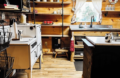 Norristown Cabin | Nana + Papa's Place: Rustic Pondside Cabin