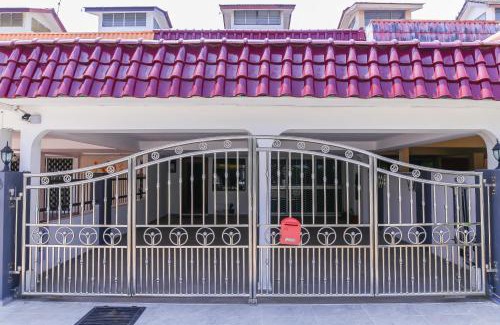 Taman Kota Laksamana House | Nana Tanjung Homestay