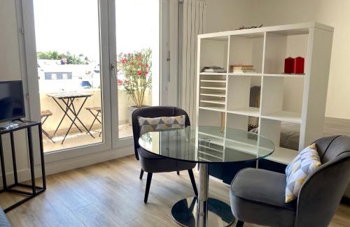 Jules Verne Apartment | Nantes 30m2 studio au calme avec balcon sur cour