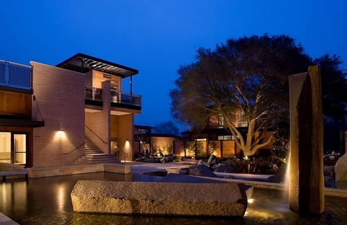 Yountville House | Napa Valley Luxurious Escape w/Rooftop Pool, Gas Fireplace! Spa Onsite