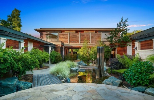 Yountville House | Napa Valley Luxurious Escape w/Rooftop Pool, Gas Fireplace! Spa Onsite