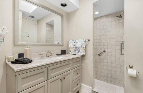 Central Naples House | Naples Golf Front Lux Pool Home