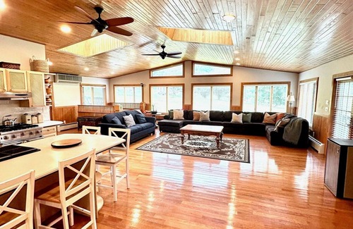 Narrowsburg House | Narrowsburg Lake House Estate